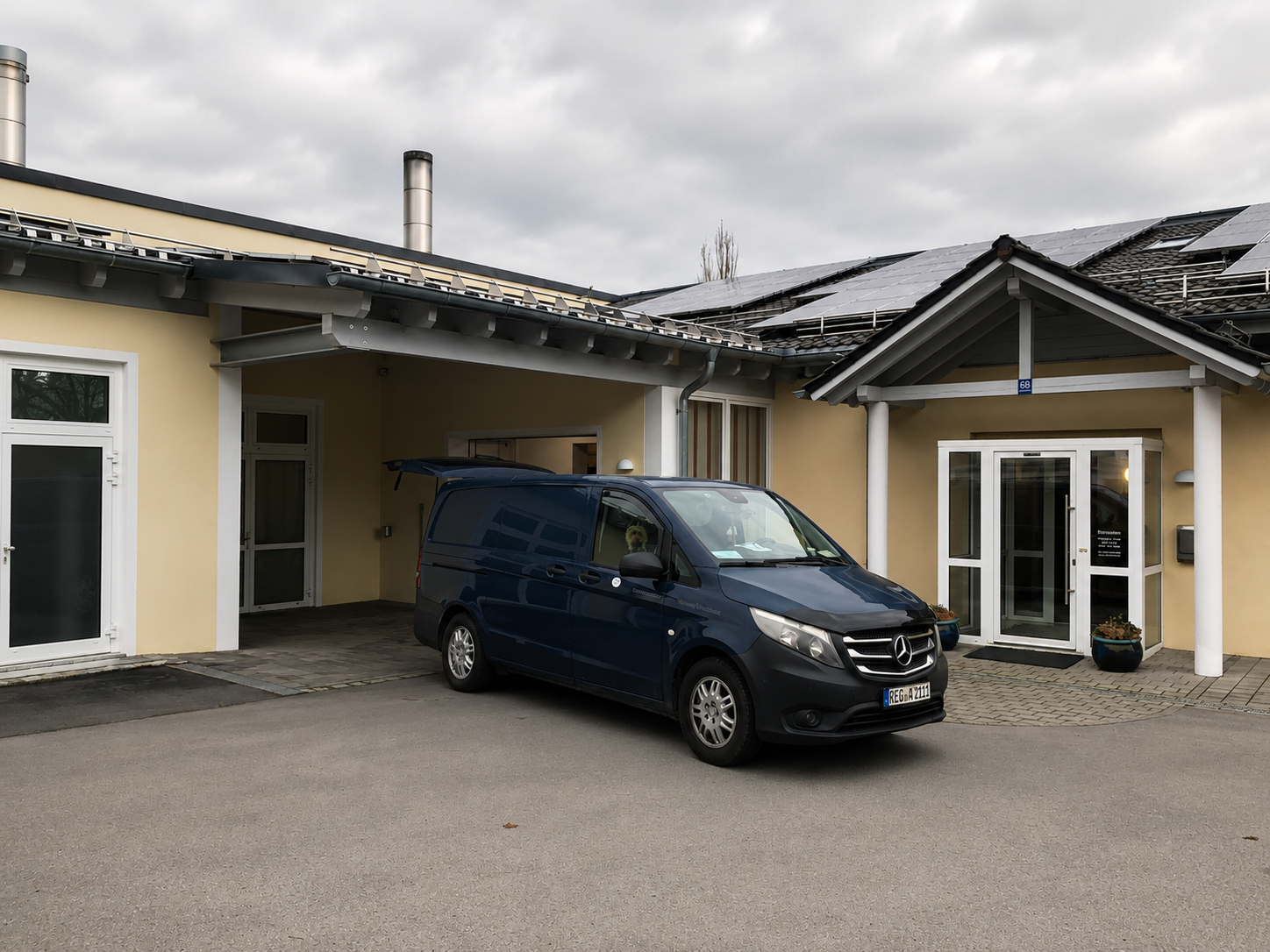 Krematorium Vilshofen mit Schweitzer-Fahrzeug